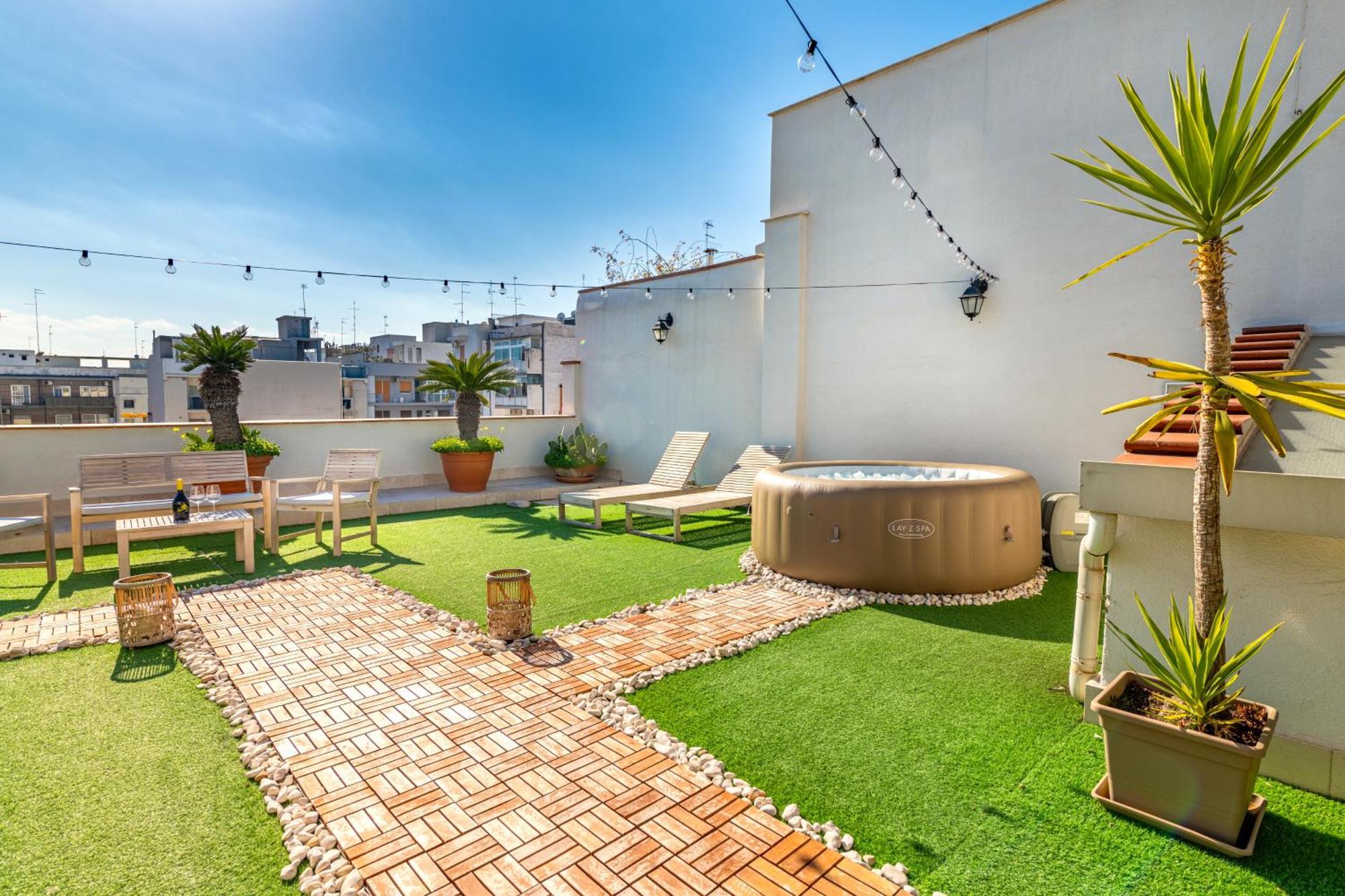 150Mq Rooftop Paradise - Spacious Private Terrace Bari Zewnętrze zdjęcie