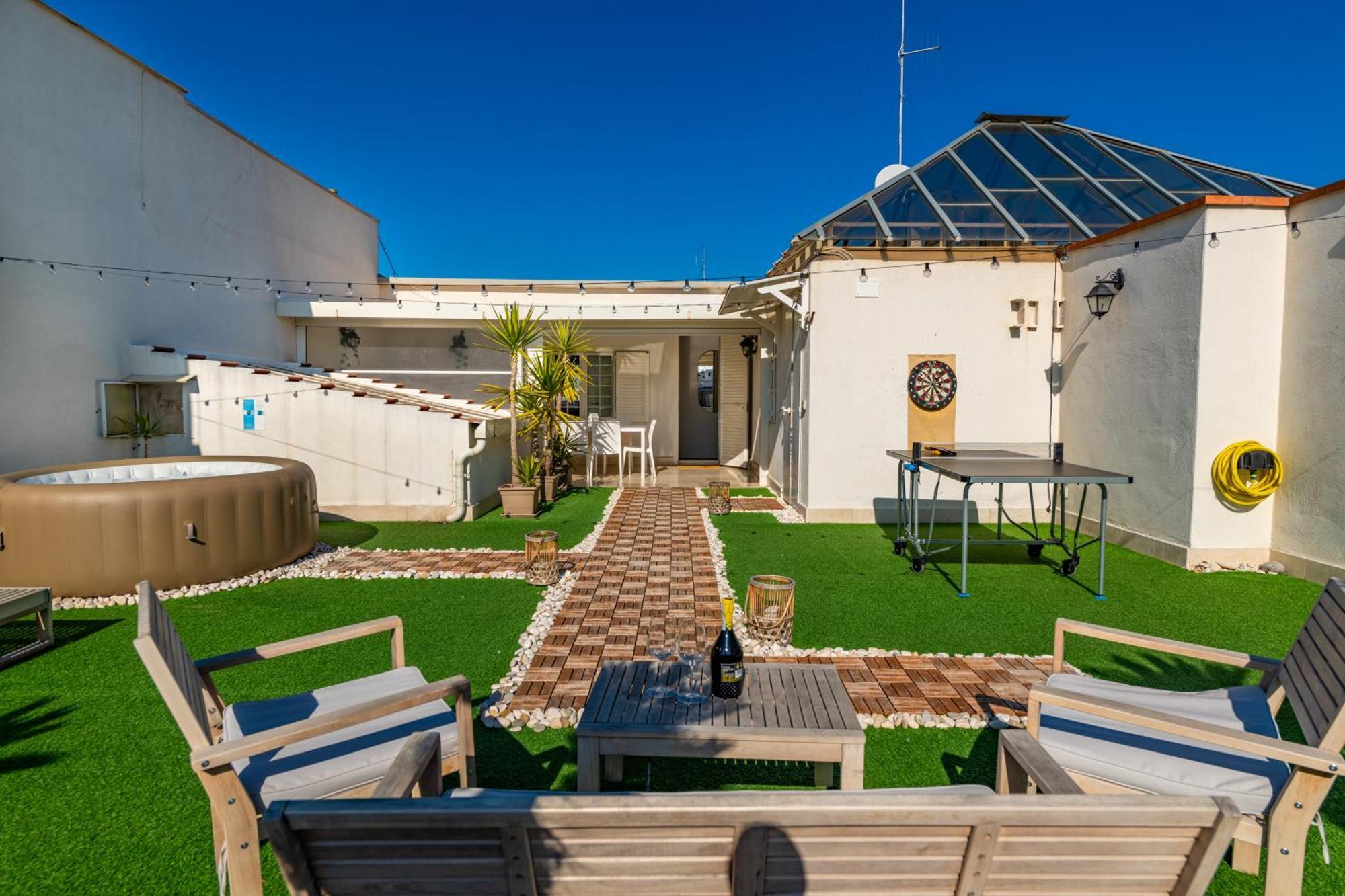 150Mq Rooftop Paradise - Spacious Private Terrace Bari Zewnętrze zdjęcie