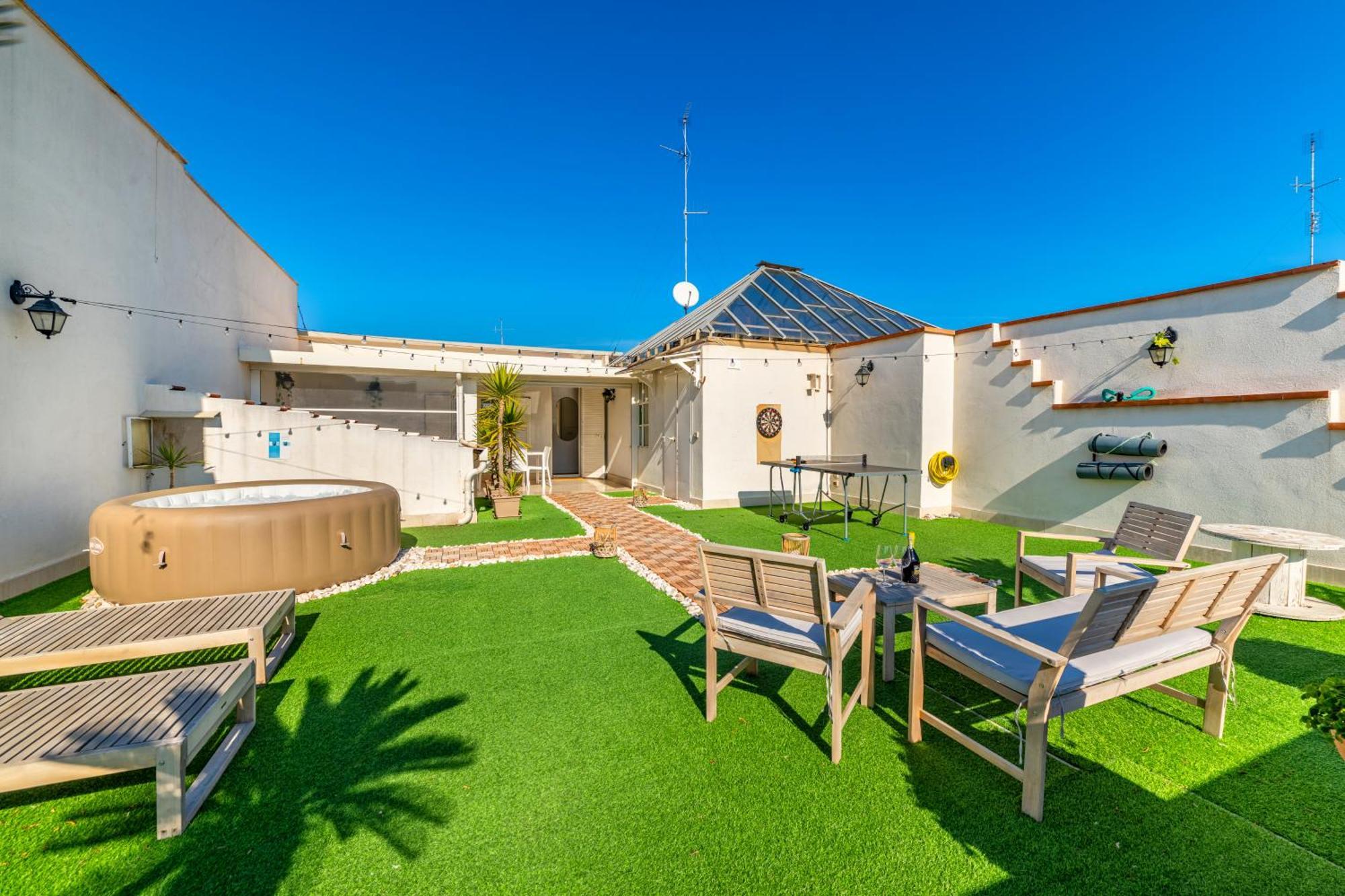 150Mq Rooftop Paradise - Spacious Private Terrace Bari Zewnętrze zdjęcie