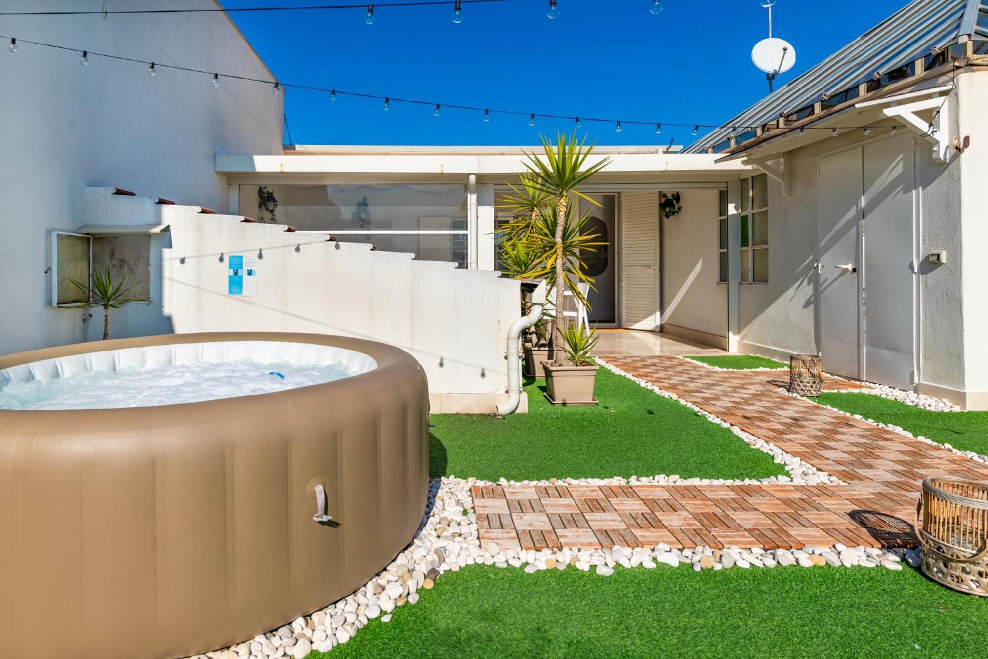150Mq Rooftop Paradise - Spacious Private Terrace Bari Zewnętrze zdjęcie